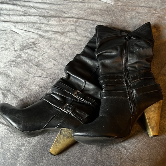 Boots - Picture 5 of 5